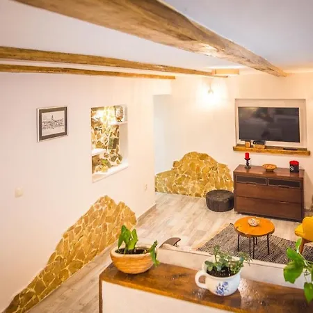 Marta Apartament *