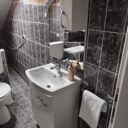 Marta Apartament *